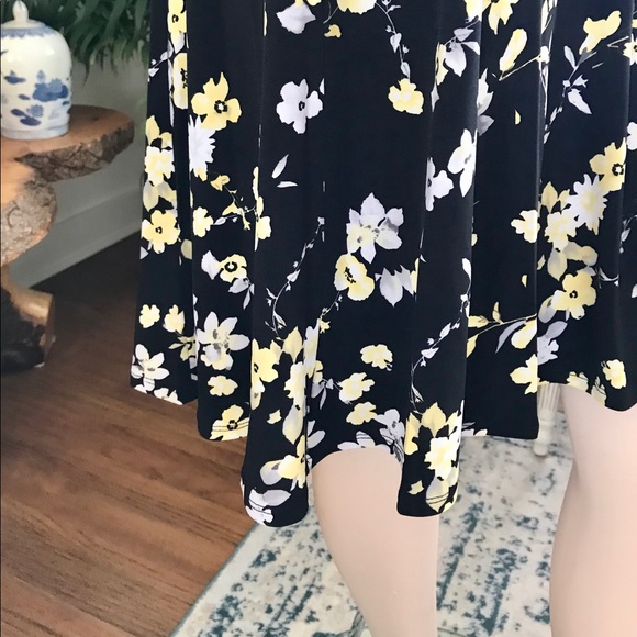 New TAN JAY floral midi skirt - Picture 3 of 13